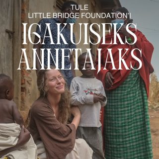 Sinu väike abi muudab meie jaoks väga palju!🫶

Meie taga ei seisa (veel) riiklike rahastusi, suurfirmasid ega muid toetusi. 

Igakuised annetused on need, mis aitavad meil pakkuda stabiilset abi meie lastele - hoida neid koolis, katta nende toidulaud, pakkuda neile arstiabi ja töötada ka selle nimel, et ühel päeval meie kogukond seda kõike ise teha saaks - siis kui oleme saanud neile luua püsiva sissetuleku.

Igakuiseks annetajaks saad hakata nii panga otsekorralduse, Patreon keskkonna, Wise kui ka Paypal konto kauda. Ootame Sind enda sekka - et koos aidata!✨

Helgema homse nimel, 
Henessi ja Little Bridge Foundation
