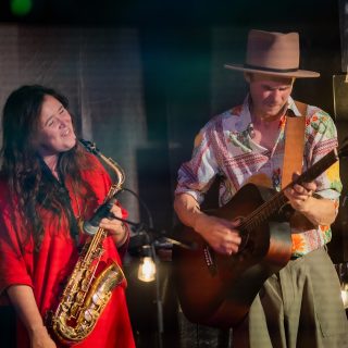 Aitäh kõigile, kes täitsid maja meie viimasel ONE WORD maailmamuusika peol - nii palju naeru, tantsu ja muusika nautimist🫶🏽🪩💃
Meil on maailma kauneimad külalised (oli kosta otsesõnu nii mõnegi külalise üllatunud suust) 💕 ja ka meie chai teeputka sai nii palju soojust ja häid sõnu, et ehk toome sellegi teieni ka tulevikus!🫖

Suur tänu meie fotograafidele @liisbachmann ja Konstantin Sednevile 📸, kes tabasid need kaunid hetked, ja meie kõigile me artistidele ja muusikutele, kes viisid meid kõiki rändama, nautima, tantsima ja midagi uut avastama.✨

Ja teate mis – saime ka peo abil katta meie laste arstiarvetest tekkinud miinuse ja toetada lastekodu mitmete oluliste tarvete soetamisel. Iga selline abi on meie jaoks ääretult oluline ning see kõik on tänu teile!! 
Oli nii soe ja innustav näha tervet majatäit inimesi, kes hingasid samas rütmis🫶🏽

Järgmise korrani!! (ehk on see juba novembris!)