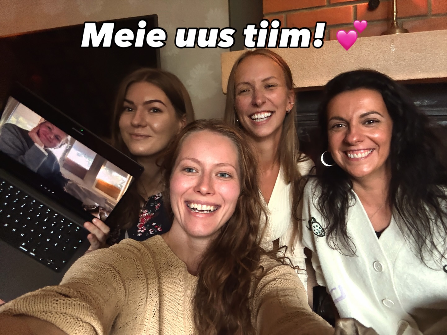 MEIE UUS TIIM! 💕💕
Saage tuttavaks - minu kõrval on nüüd selline võrratu naiskond!! 🥹🙏🏼🙏🏼

Olen nii kaua seda kõike üksi vedanud - see on olnud väga õpetlik aeg. Ja ehk eelkõige õpetanudki just seda, et koos on lihtsam! Ja abi peab küsima, kui on raske. 
Abi sai küsitud ja ei tea kuidas, aga mulle on kingitud kõrvale ääretult suure südame, kaunite väärtuste ja vägevate oskustega naised! Olen nii tänulik ja elevil, et mis nüüd saama hakkab! 

Stay tuned - meil on nüüd eesotsas viis vägevat naist - Henessi, Berit, Marit, Merilin ja Hanna! 💪🏼💪🏼💪🏼💪🏼💪🏼

Pa. Endiselt on paljud saadetud ankeedid veel ootel ja mõned ametid veel selgumas - seda nüüd üheskoos paika hakkamegi loksutama! Niiet, meid on veel tulemas!! 🙌🏼
Olen väga tänulik kõigile, kes avaldasid soovi abistada ja kindlasti võtan kõigiga veel ühendust - kasvõi selle jaoks, et teid tänada! 🤍🤍